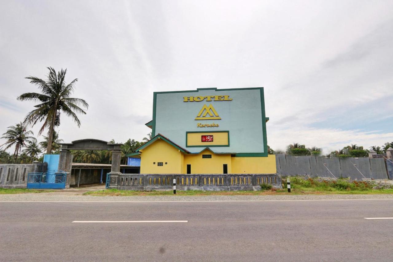 Oyo 90796 Hotel Mulya Indah Tambakmulya Exterior foto