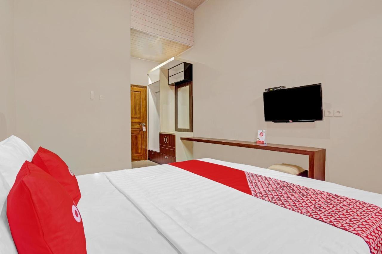 Oyo 90796 Hotel Mulya Indah Tambakmulya Exterior foto